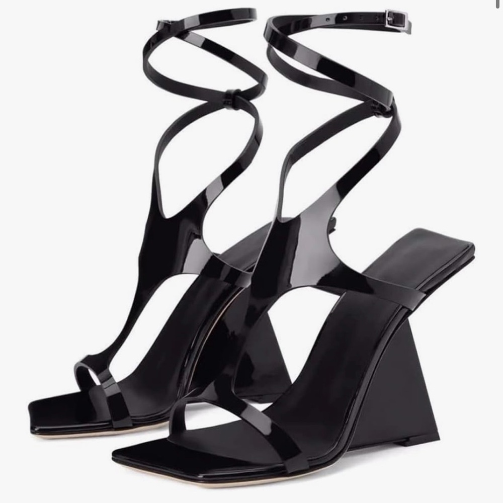 Brand New Black Patent Sculptural Wedge Heels – Size 6 – 4.13” Heel